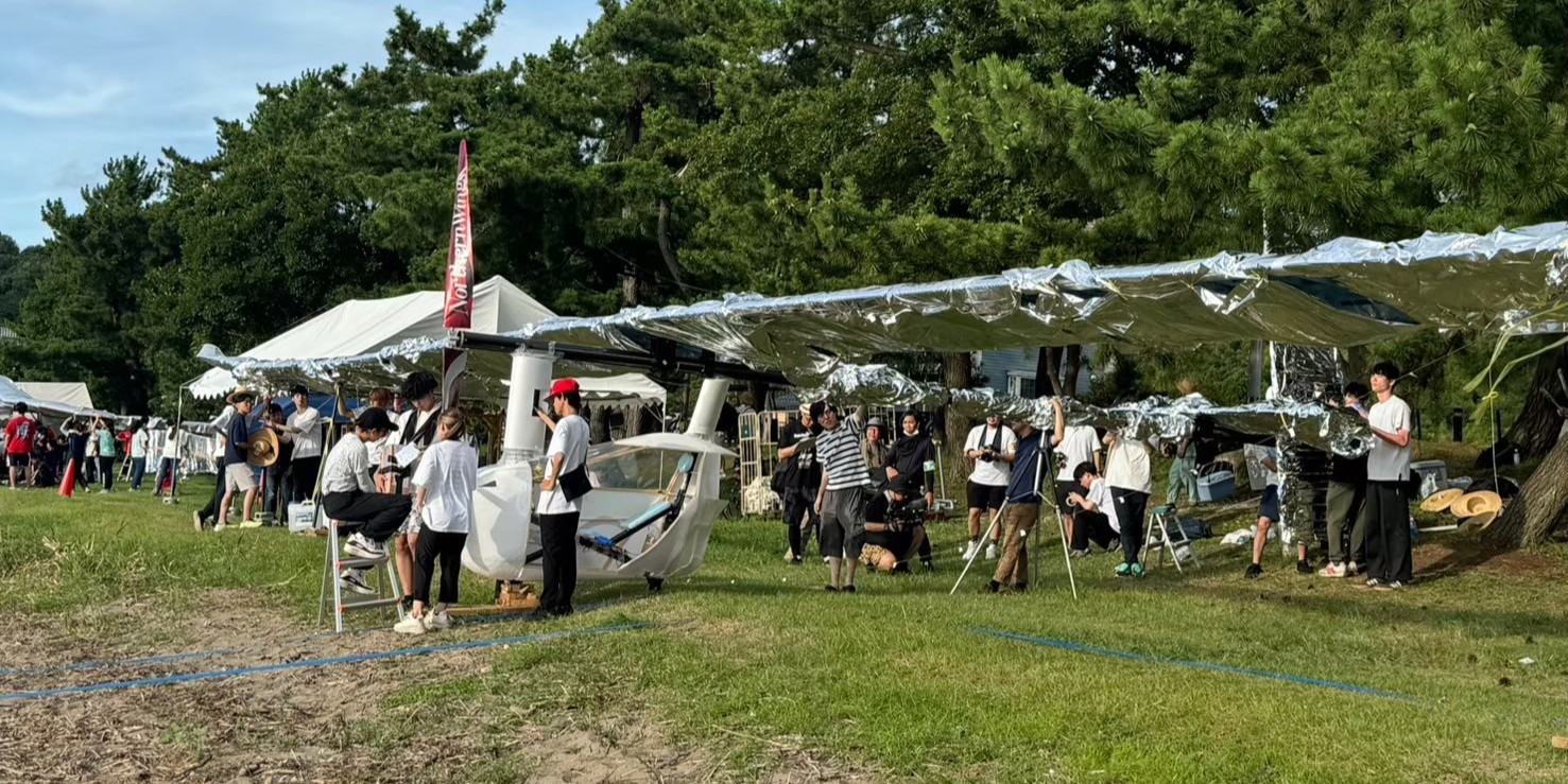 人力飛行機機体展示＆グッズショップ